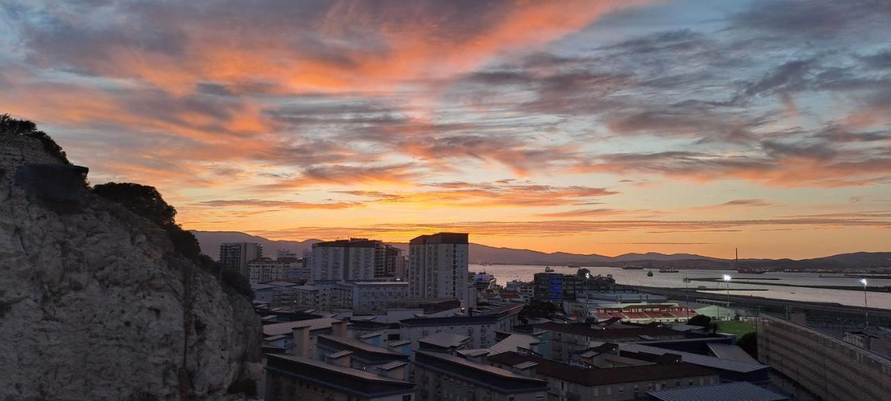 Beautiful Studio In Gibraltar - E1 ภายนอก รูปภาพ